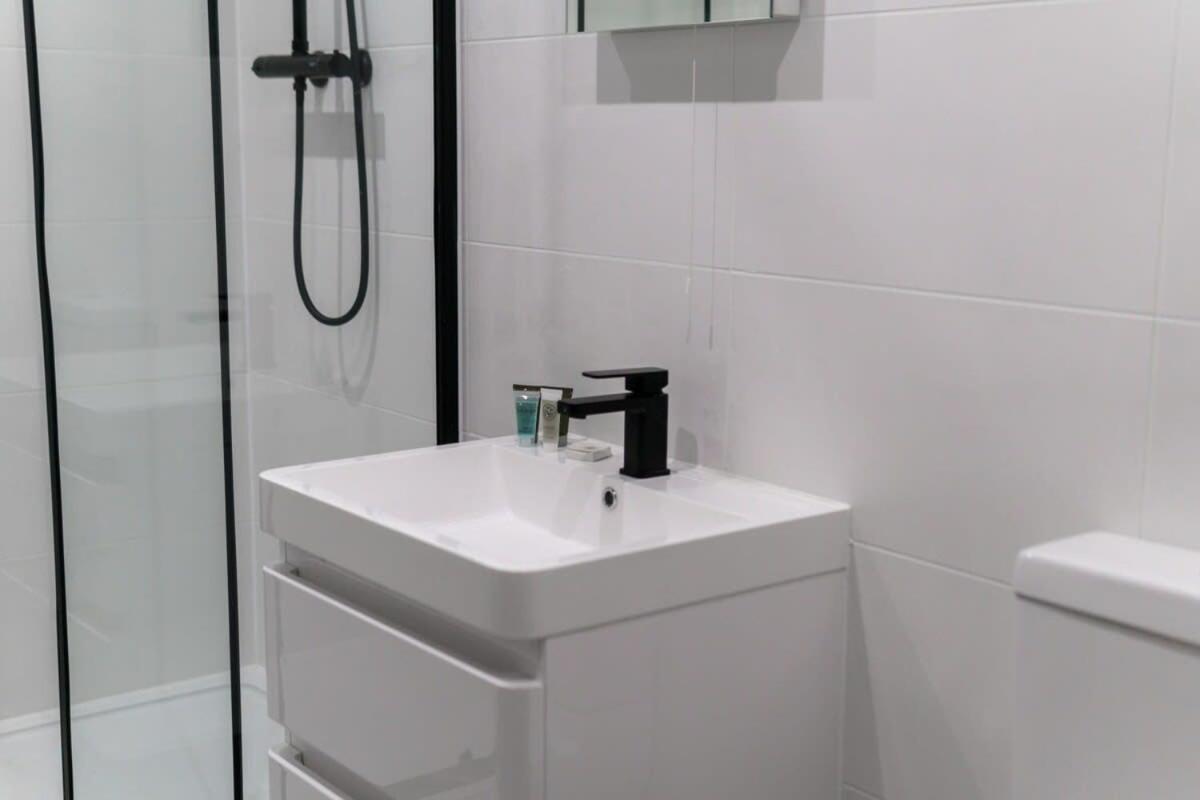 Contemporary 1 Bedroom Preston Apartment Екстер'єр фото